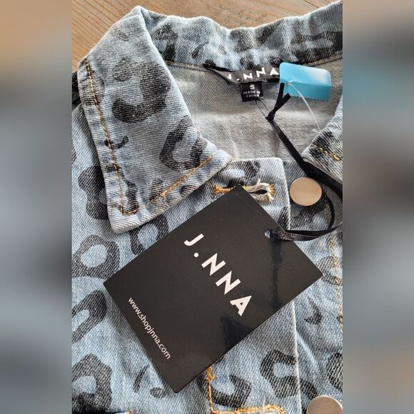 NWT Leopard Animal Print Denim Jacket Small - Picture 8 of 12